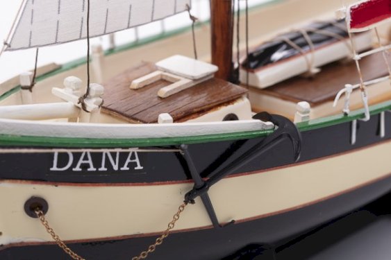 Billing Boats 1:60 Dana - Plastic hull photo manual