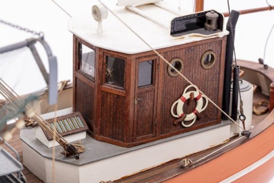 Billing Boats 1:33 CUX 87 (Krabbenkutter) -wooden hull