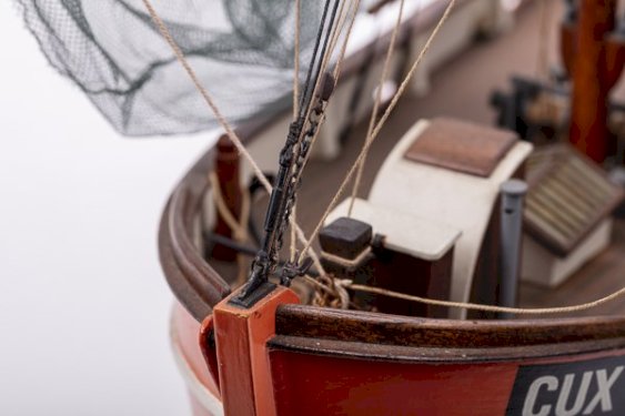 Billing Boats 1:33 CUX 87 (Krabbenkutter) -wooden hull