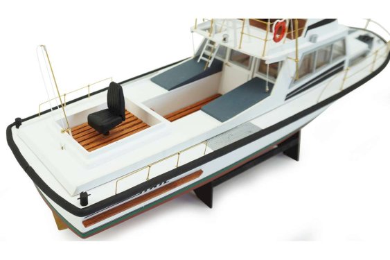 Billing Boats 1:30 White Star - Plastic hull - Photo manual