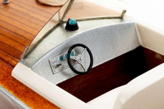 Billing Boats 1:15 PHANTOM @ -Wooden hull