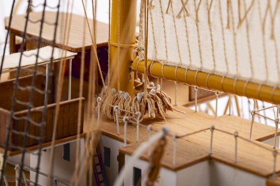 Billing Boats 1:100 Esmeralda Special Edition  -Wooden hull