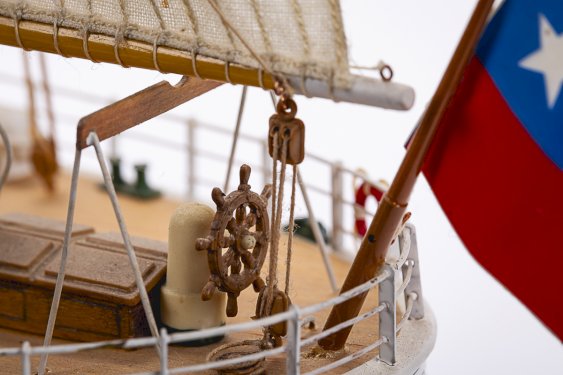 Billing Boats 1:100 Esmeralda Special Edition  -Wooden hull