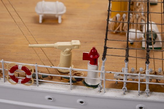 Billing Boats 1:100 Esmeralda Special Edition  -Wooden hull